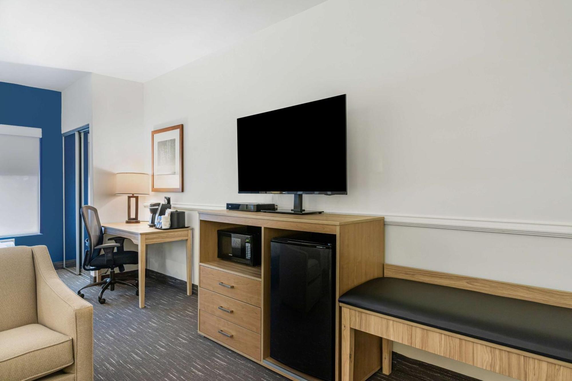 Best Western Plus Westgate Inn And Suites Leland Luaran gambar